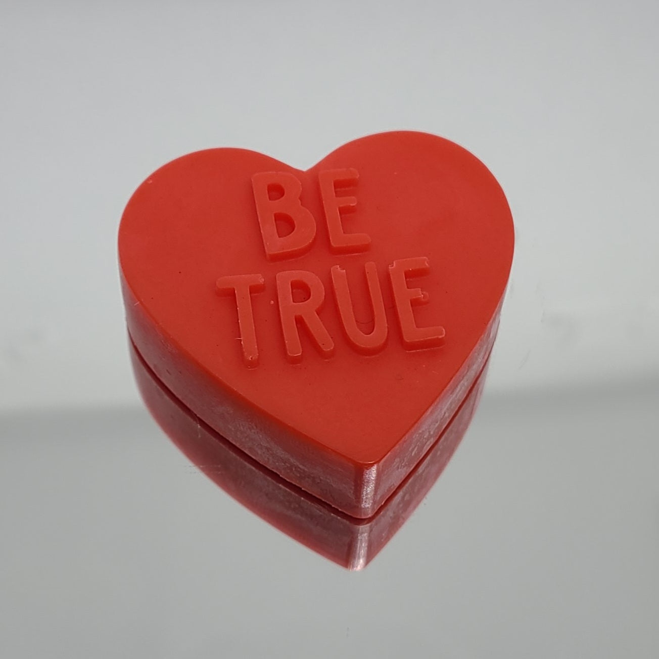 'BE TRUE' Heart Melt - Red